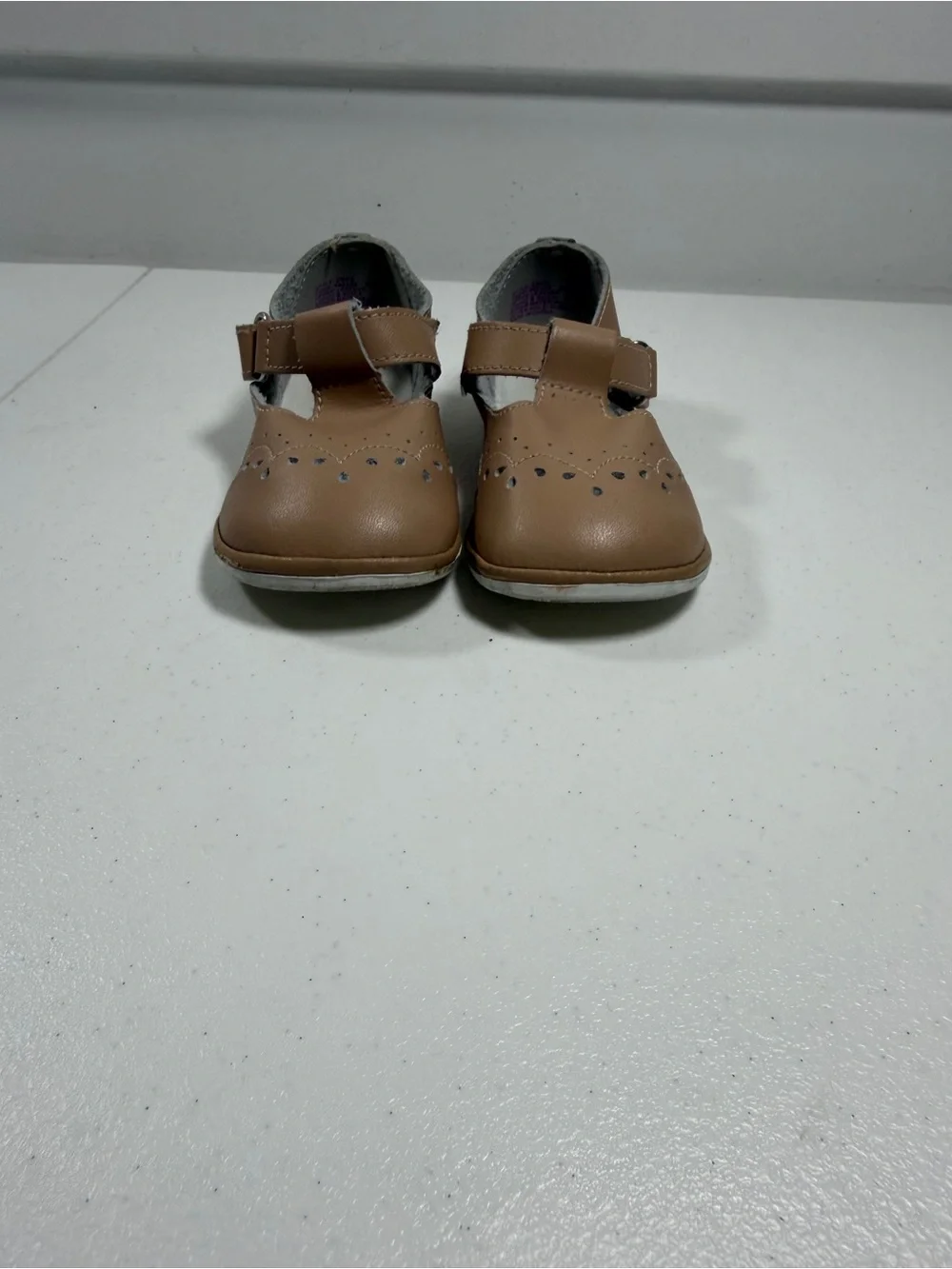 Angel Kids T-Strap Mary Jane Shoes - Tan size 5